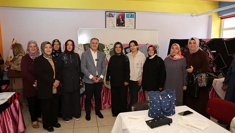 Başkan Özdoğan yılsonu sergisini ziyaret etti