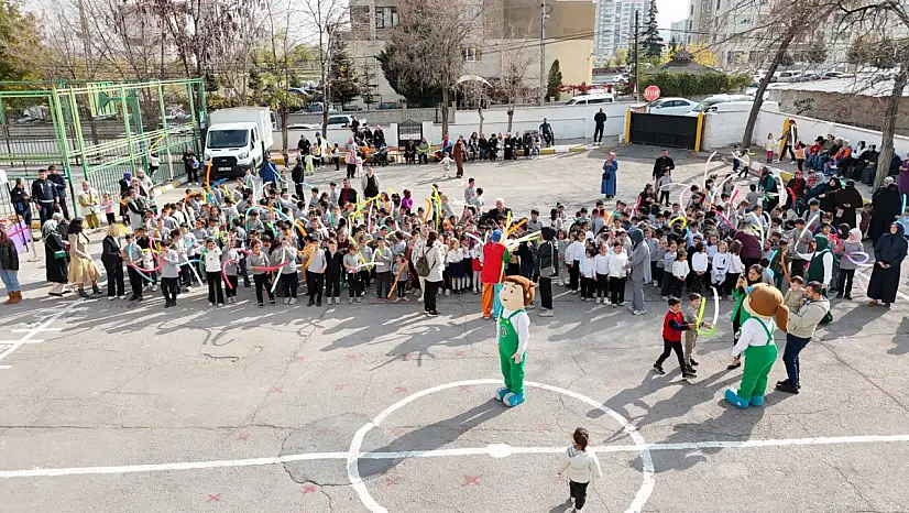 Başkan Palancıoğlu'ndan çocuklara sürpriz