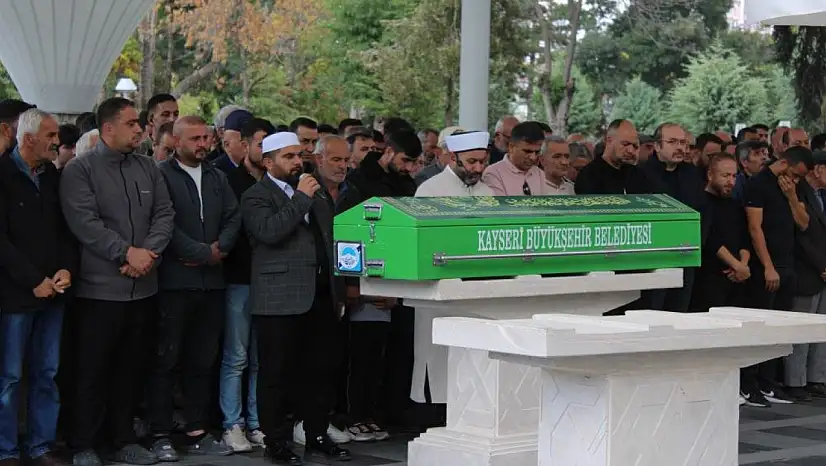 Ceviz ağacından düşmüştü! Kayserili öğretmen son yolculuğuna uğurlandı