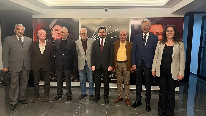 CHP'de eski ve yeni başkanlar toplandı