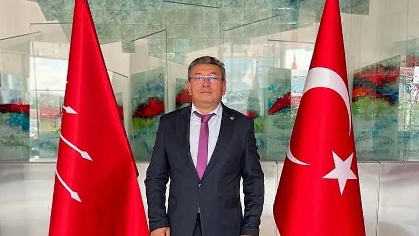 CHP'li Başkandan parti değiştiren meclis üyelerine sert tepki: İstifa edin de görelim
