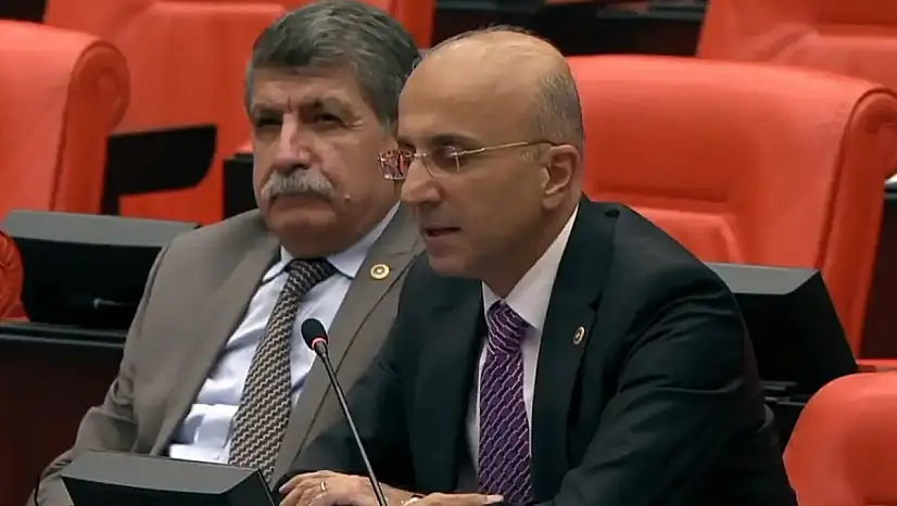 CHP'li Genç, suikasta kurban giden başkanı meclis kürsüsünden andı