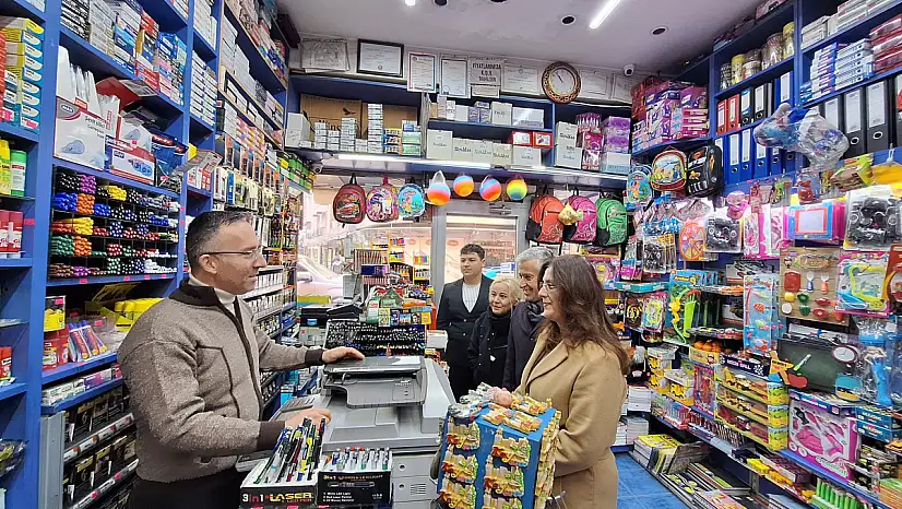 CHP yönetimi esnafı dinledi! 'Çarşı pazarda yaprak kımıldamıyor'