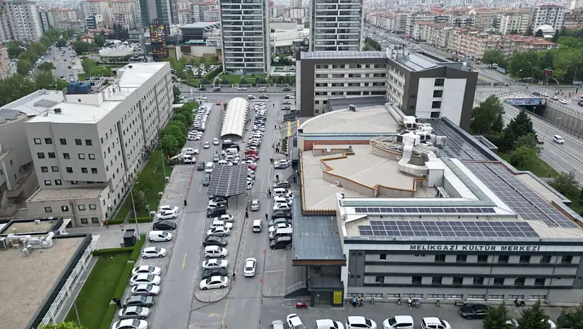 Cuma günü sandalyesini alan Yeşil Yurt Parkına gelsin!