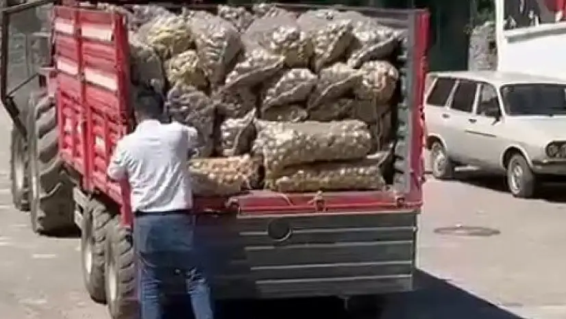 Çuvallar dolusu patatesi köy meydanına döken Başkanla ilgili yeni gelişme!