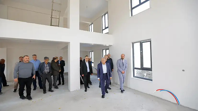Depremde yıkılan cami yeniden inşa edildi