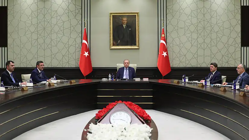 Dikkat çeken gelişme! Erdoğan 'Son toplantı olabilir' dedi mi? Bakanlar değişiyor mu?