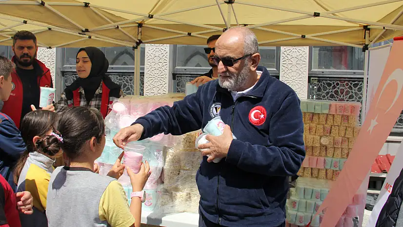 Emekli oldu bırakamadı: Kayseri'de gönüllü olarak çalışıyor!