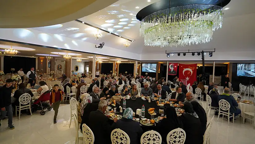 Emmiler sakinleri bayramlaştı
