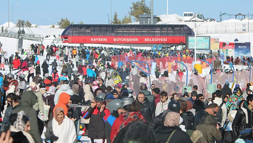 Erciyes'ten rekor! 2 haftada 1,4 milyon ziyaretçi akın etti