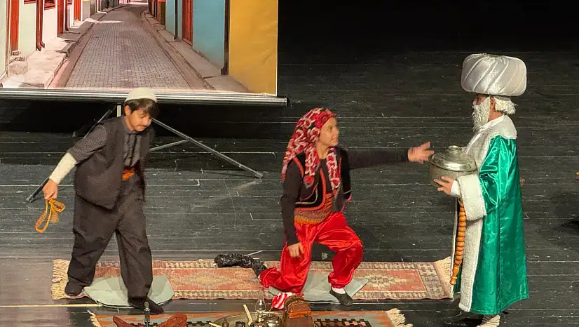 Erciyes İlkokulu Kayseri'yi Akşehir'de temsil etti