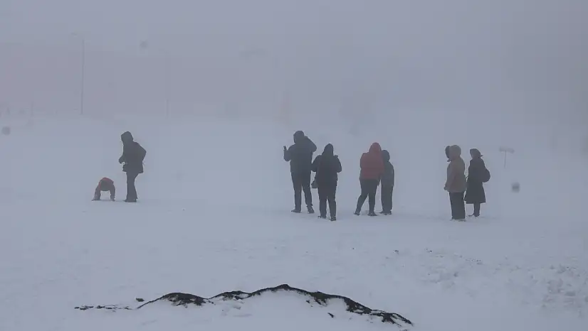 Erciyes'te hazırlıklar tamam! Kar kalınlığı 8 santimetreye ulaştı