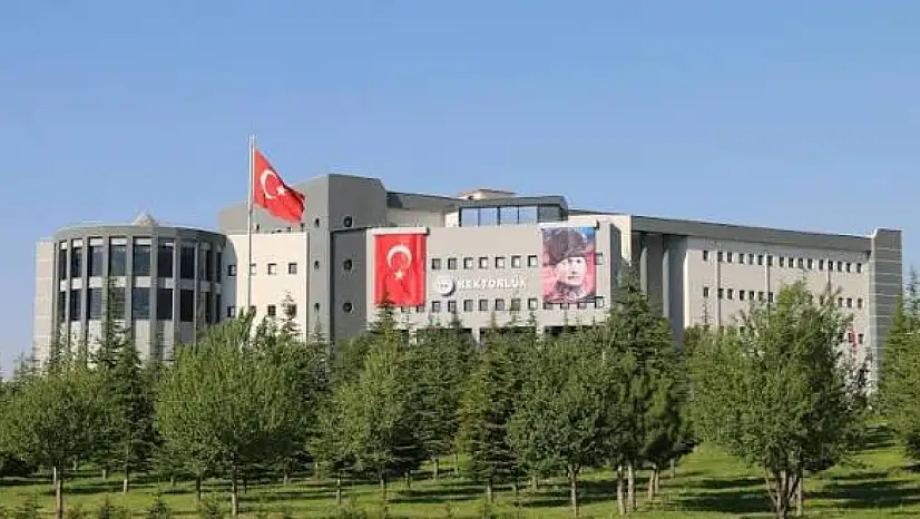 Erciyes Üniversitesi'nden görkemli 'Yaza Merhaba' konseri
