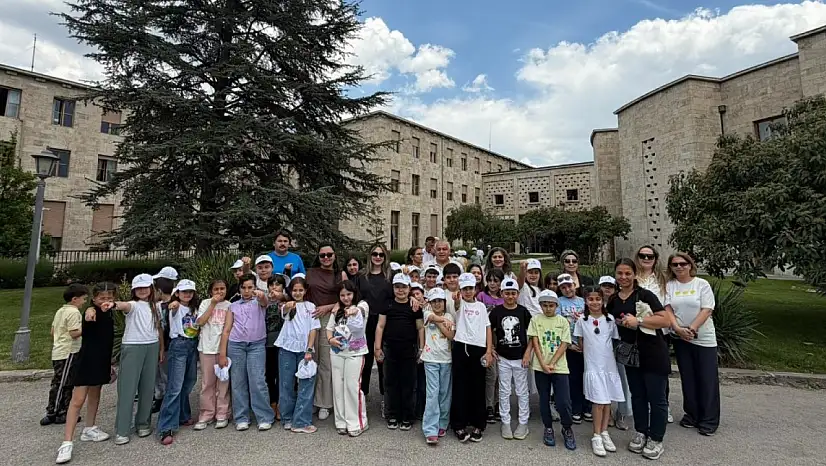 Ersoy, Kayserili öğrencileri Gazi Meclis'te ağırladı