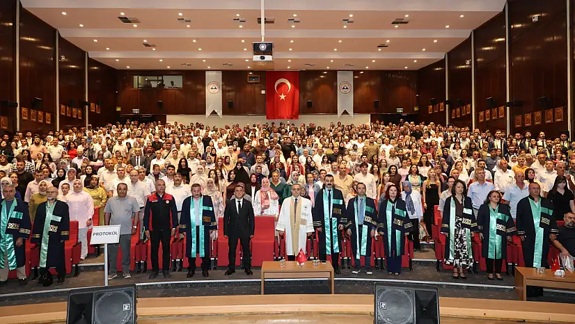 ERÜ'de mezunlara anlamlı mesaj