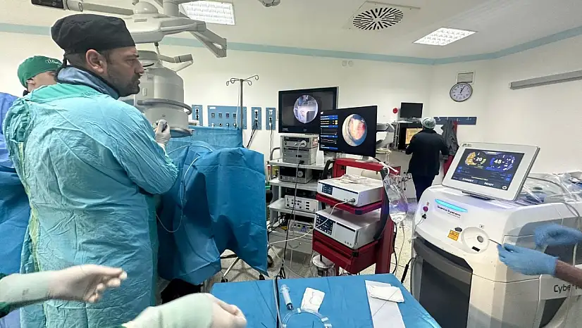 ERÜ'de modern taş cerrahisi uygulama eğitimi