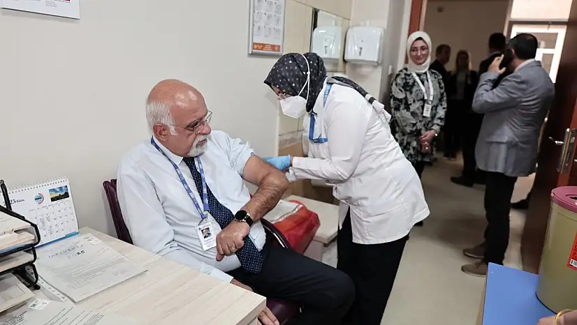 ERÜ'de sağlık çalışanlarına grip aşısı