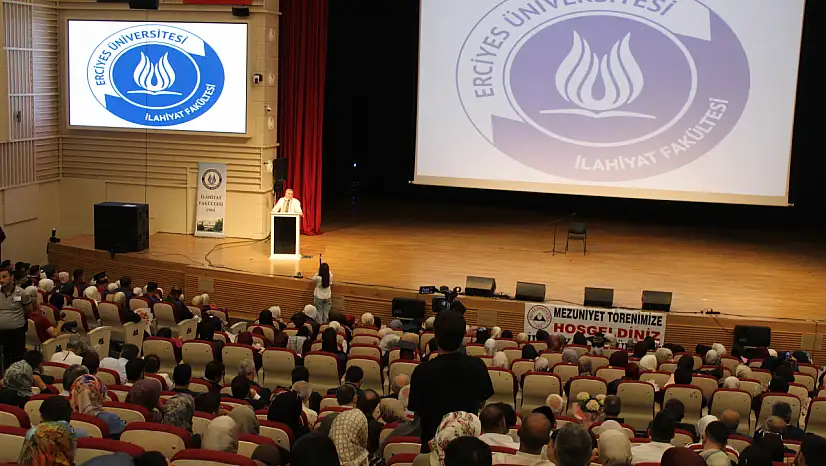 ERÜ İlahiyat Fakültesi 242 mezun verdi
