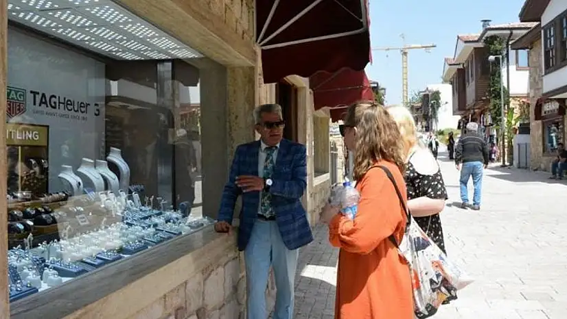 Hiç eğitimi olmayan Kayserili, 15 dilde konuşabiliyor