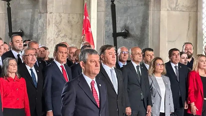 İlk ziyareti Anıtkabir'e! Kayseri Vekili Genç de oradaydı