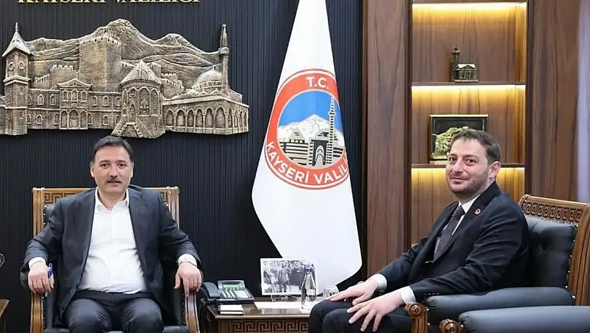 Kalın: Bir takkeden korkandan siyasetçi olmaz