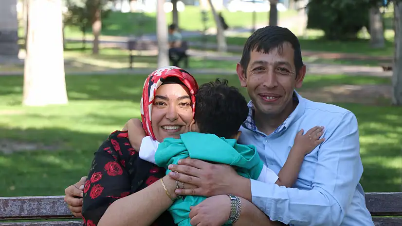 Kaybettikleri evlat için başkasına aile oldular