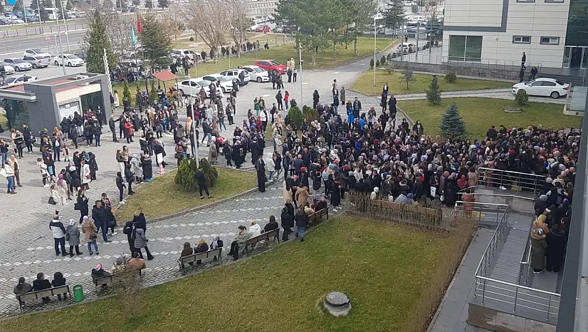 Kayseri'de 10 binin üzerinde vatandaş o parayı alabilmek için sıraya girdi!