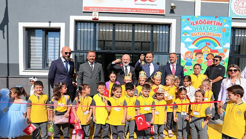 Kayseri'de 295 bin öğrenci ders başı yaptı: Başkan ilk gün yanlarındaydı