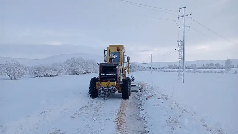 Kayseri'de 6 saatte 285 mahalle yolu ulaşıma açıldı