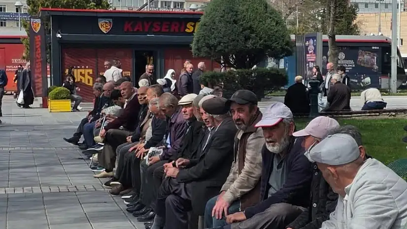 Kayseri'de asgari ücretin altında emekli maaşı alanlarla ilgili dikkat çeken gelişme! Bakın kim destek verecek?