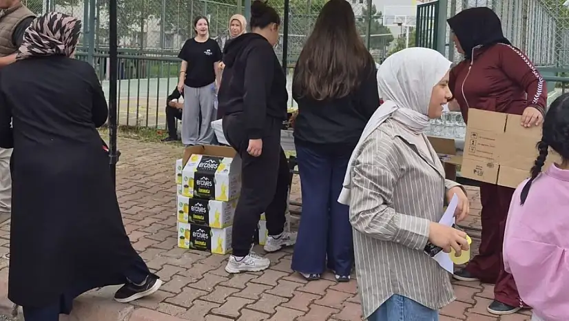 Kayseri'de belediyeden anlamlı hareket! Sınav öncesi ücretsiz dağıtıldı