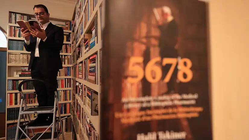 Kayseri'de bir evin çatı katında 20 bin kitaplık dünya