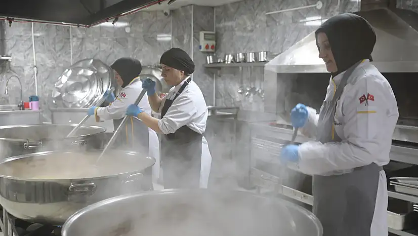 Kayseri'de bir tencere yüzlerce gönlü ısıtıyor