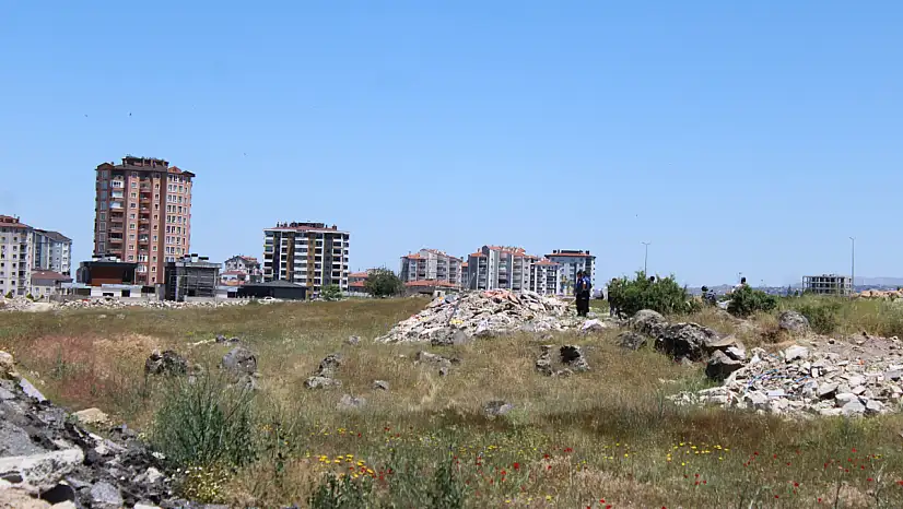 Kayseri'de boş arazide cansız beden bulundu