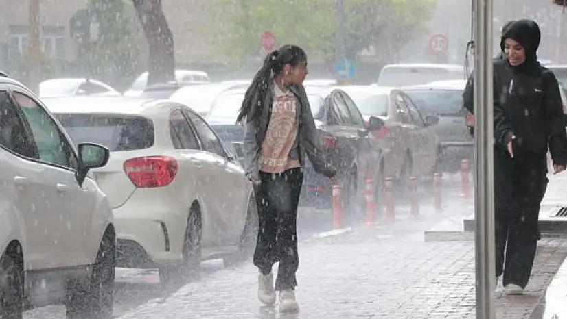 Kayseri'de bugün şakır şakır yağmur yağacak!