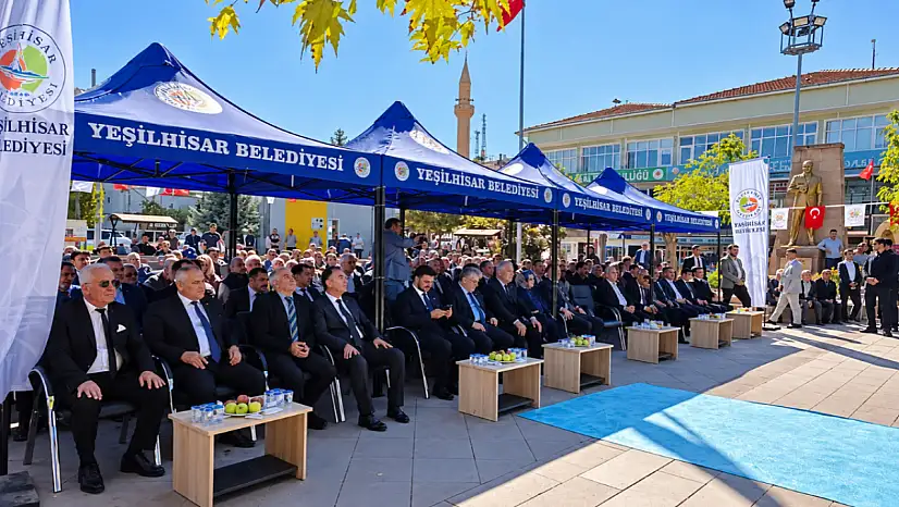 Kayseri'de deprem sonrası yıkılan bina yeniden hayat buldu!