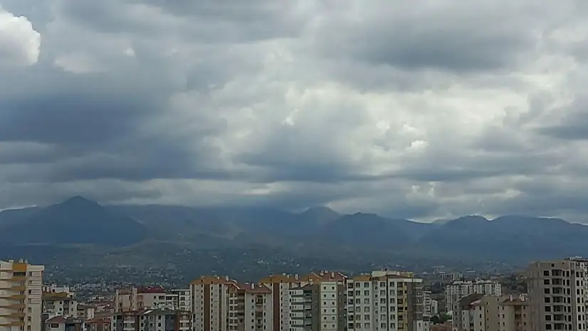 Kayseri'de dışarı çıkacaklar dikkat! İşte ilçe ilçe hava durumu