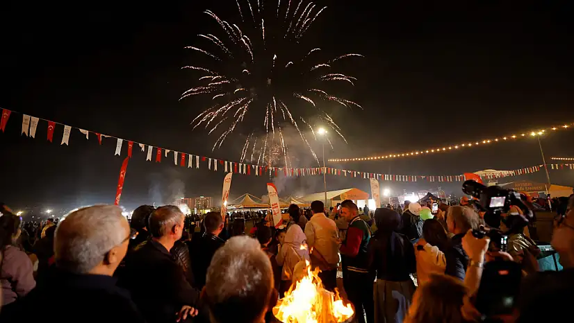 Kayseri'de festival gecesi böyle geçti! Herkes gökyüzüne baktı