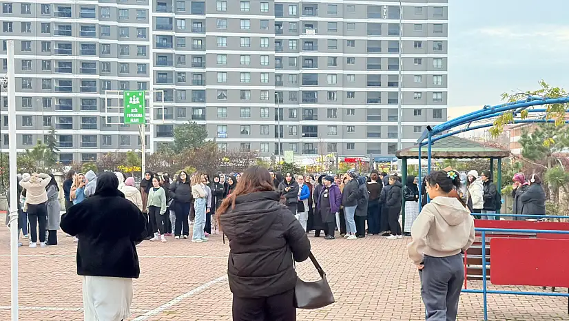 Kayseri'de gerçeğini aratmayan tatbikat! Sirenler çaldı, öğrenciler tahliye edildi