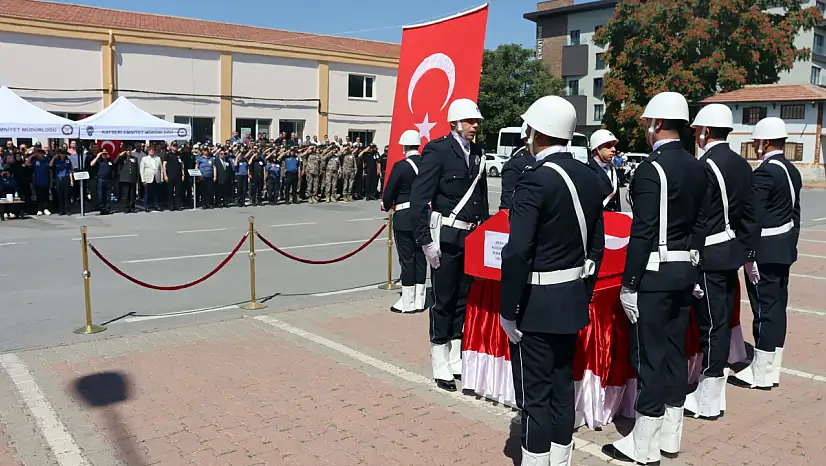 Kayseri'de görev yapan polis için tören düzenlendi! Oğlundan son veda
