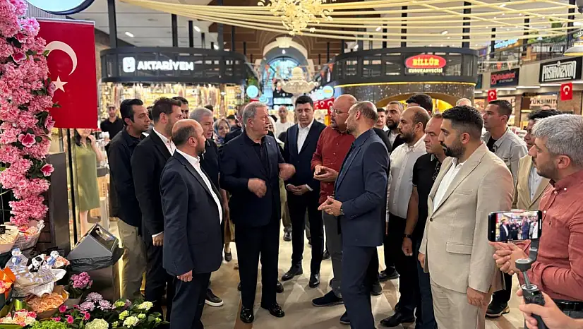 Kayseri'de herkesin konuştuğu adrese bu kez Hulusi Akar gitti