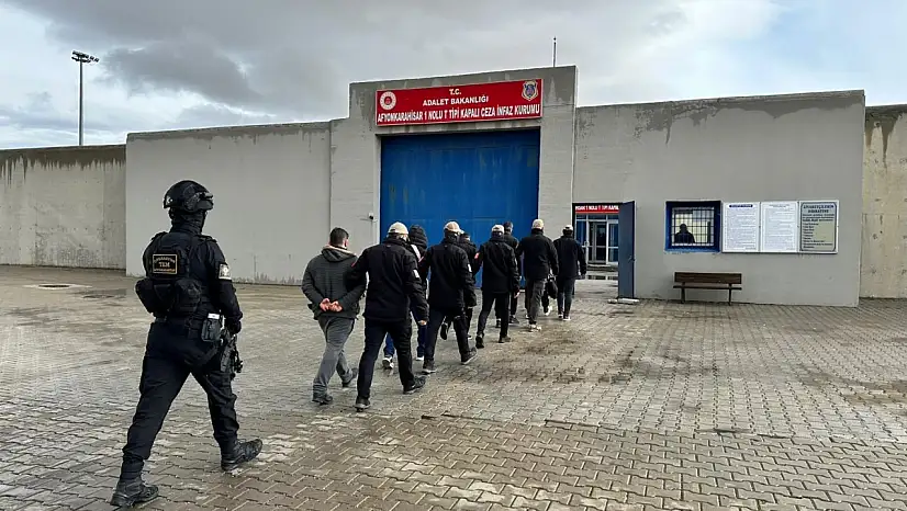 Kayseri'de kırmızı bültenle aranan şahıslara operasyon!