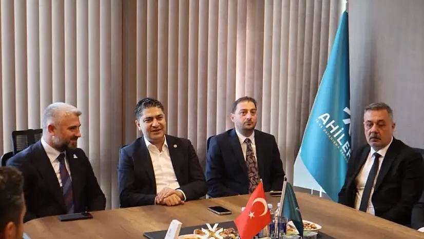 Kayseri'de üç isim, üç plaket! İşte o buluşma