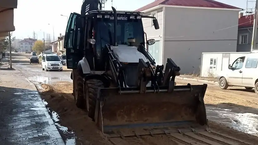 Kayseri'de o ilçenin meydanında hummalı çalışma! Doğalgaz ve içme suyunun ardından harekete geçildi