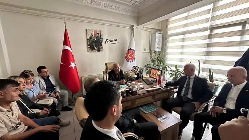 Kayseri'de önemli ziyaret! Emeklilerin sorunları için bir araya geldiler