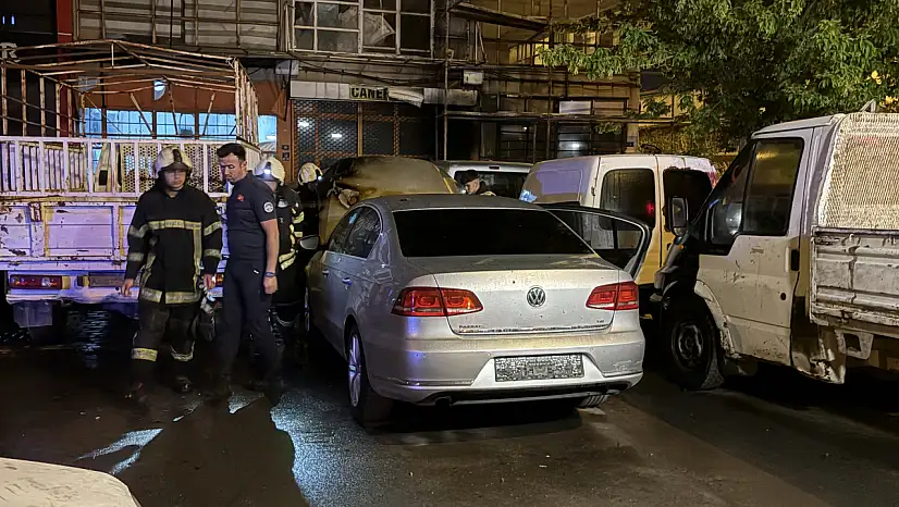 Kayseri'de sanayiye götürülen otomobil alev aldı!