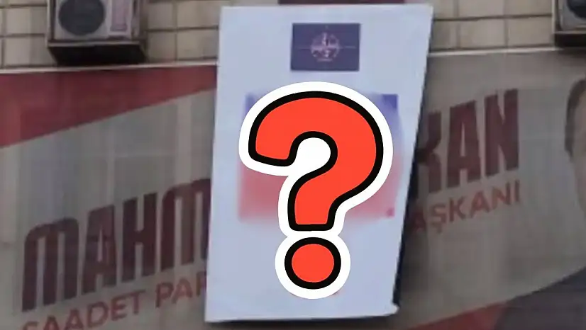 Kayseri'de siyasi parti binasında dikkat çeken afiş