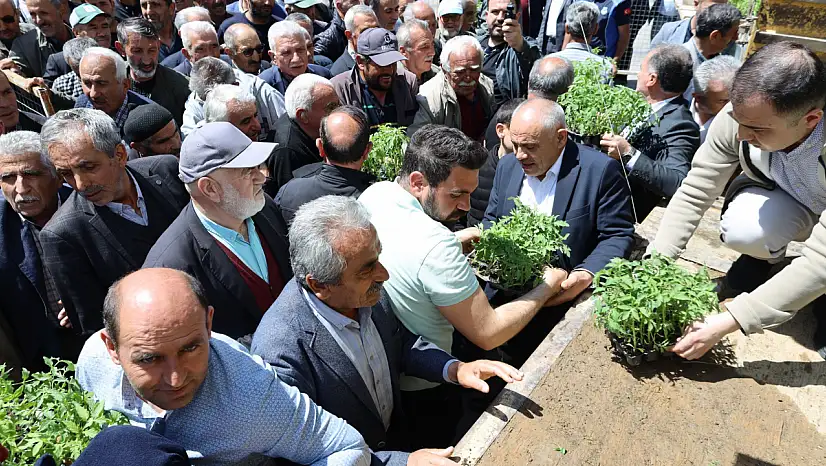 Kayseri'de ücretsiz dağıtıldı! Vatandaş kapış kapış aldı, Başkan arada kaldı