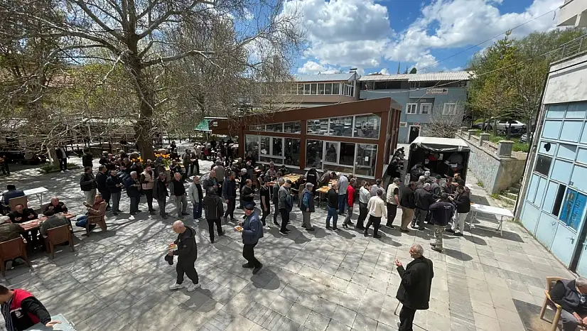 Kayseri'de ücretsiz etli pilav rüzgarı esiyor!