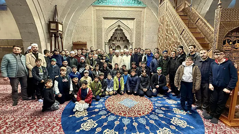 Kayseri'de vatandaşlar sabah namazında buluştu